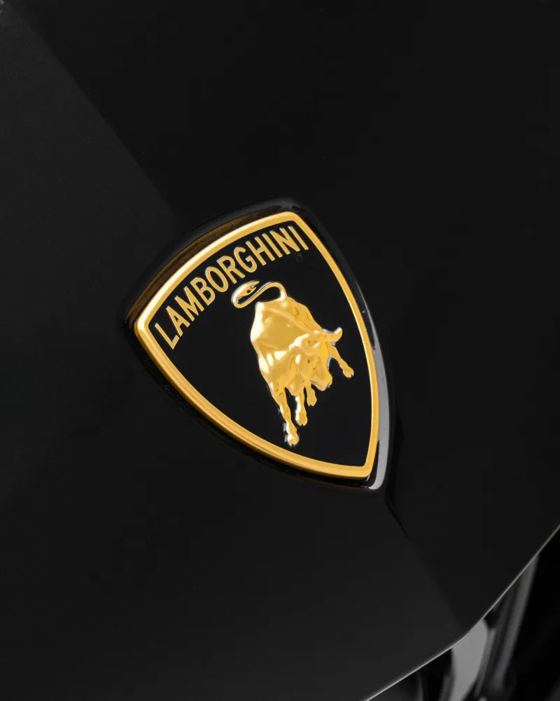 2025 لامبورجيني اوروس in Dubai