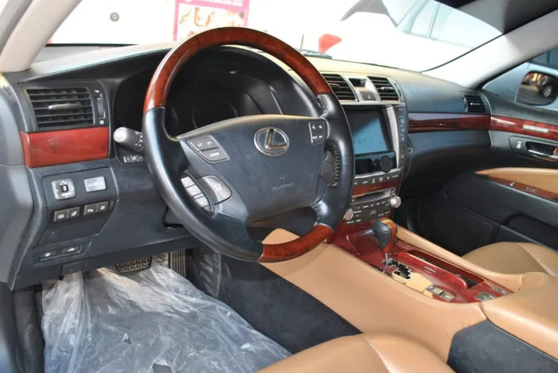 2011 Lexus LS 460 in Dubai