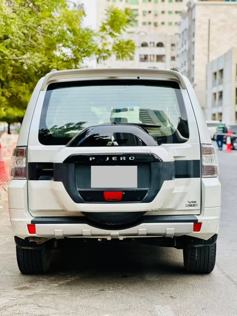 2017 ميتسوبيشي باجيرو in Dubai