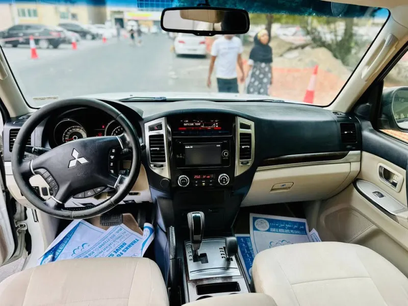2017 ميتسوبيشي باجيرو in Dubai