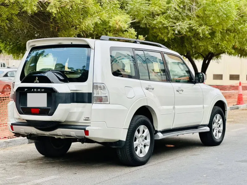 2017 ميتسوبيشي باجيرو in Dubai