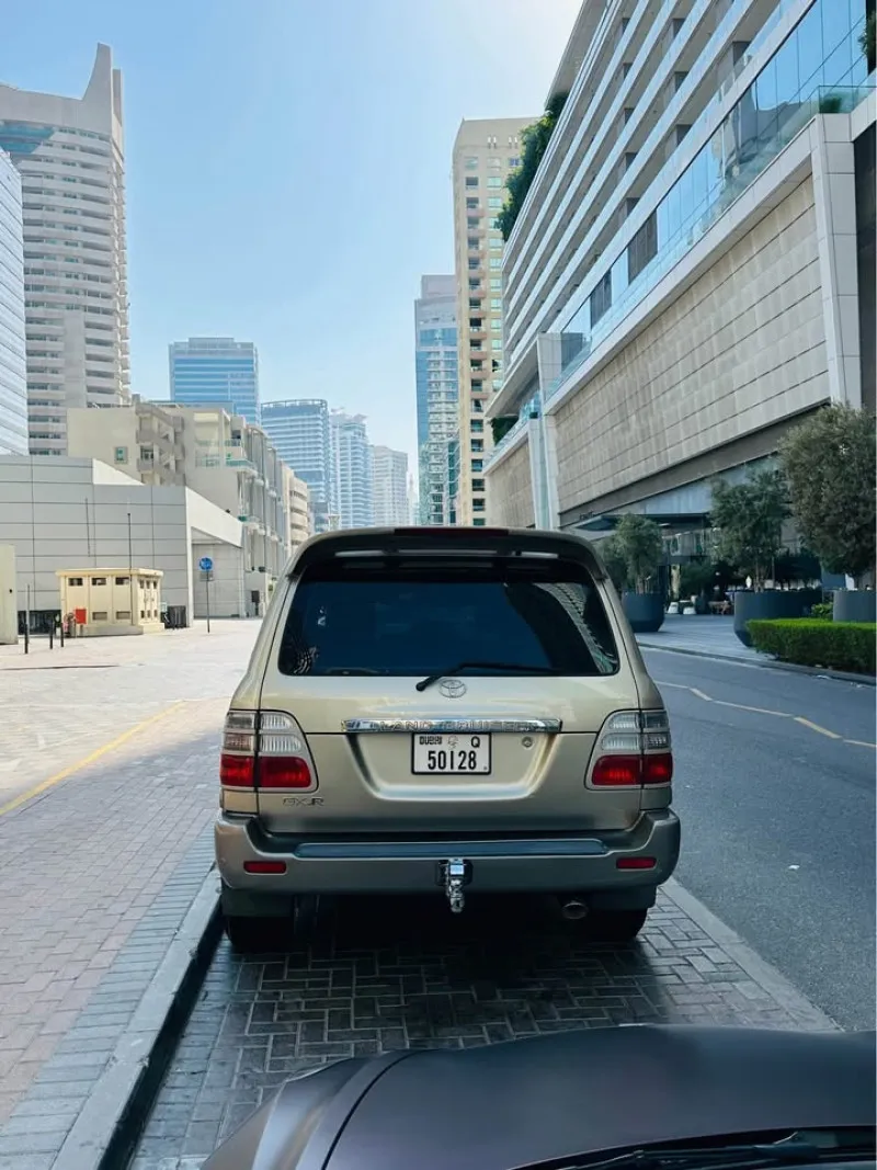 2004 تويوتا لاند كروزر in Dubai