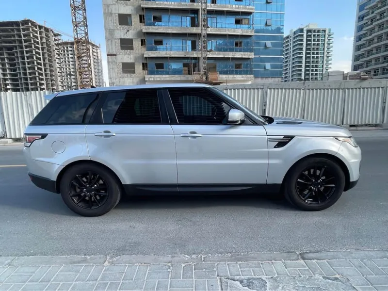 2016 لاند روفر رينج روفر سبورت in Dubai