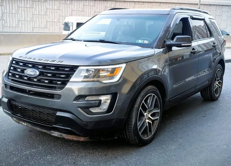 2016 Ford Explorer in Dubai