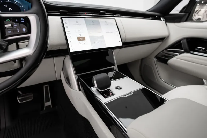 2025 Land Rover Range Rover in Dubai