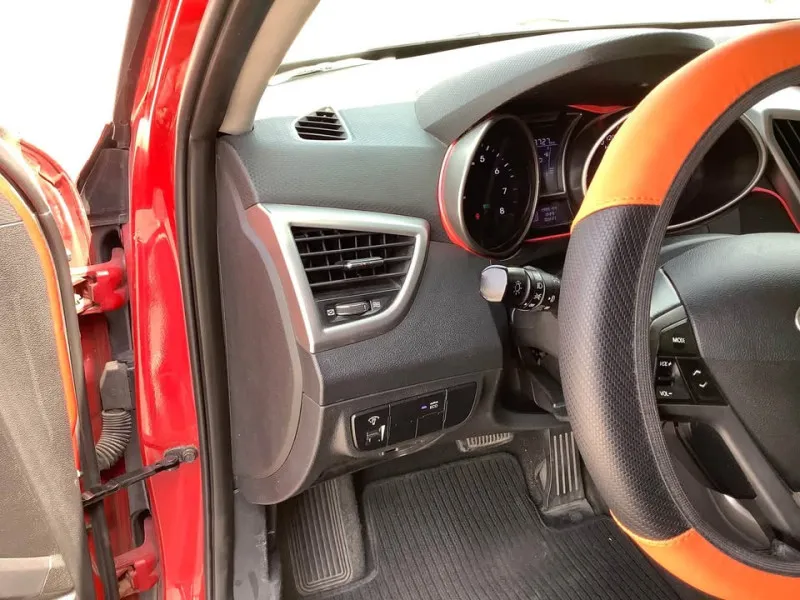 2012 Hyundai Veloster in Dubai
