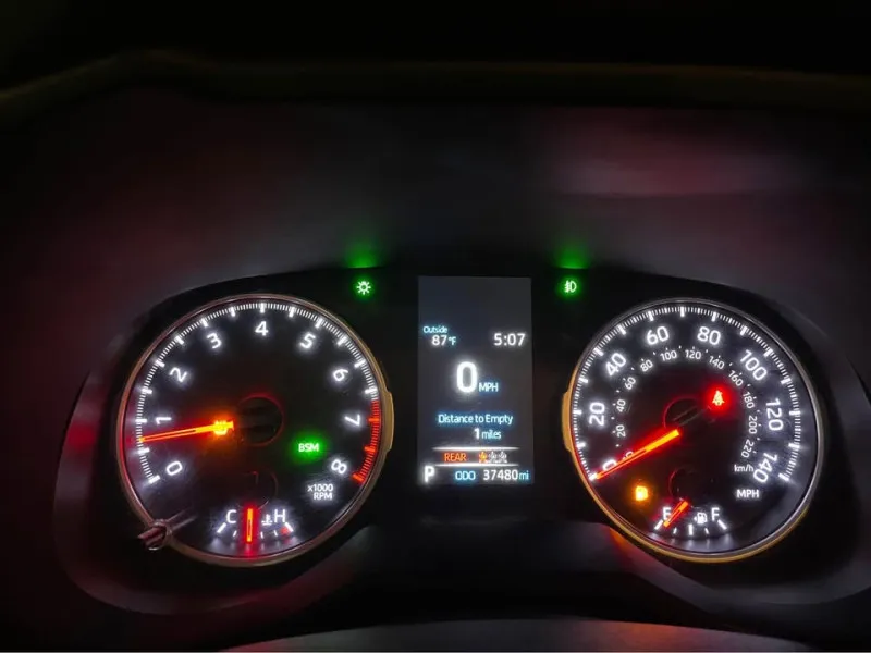 2020 تويوتا راف ٤ in Dubai