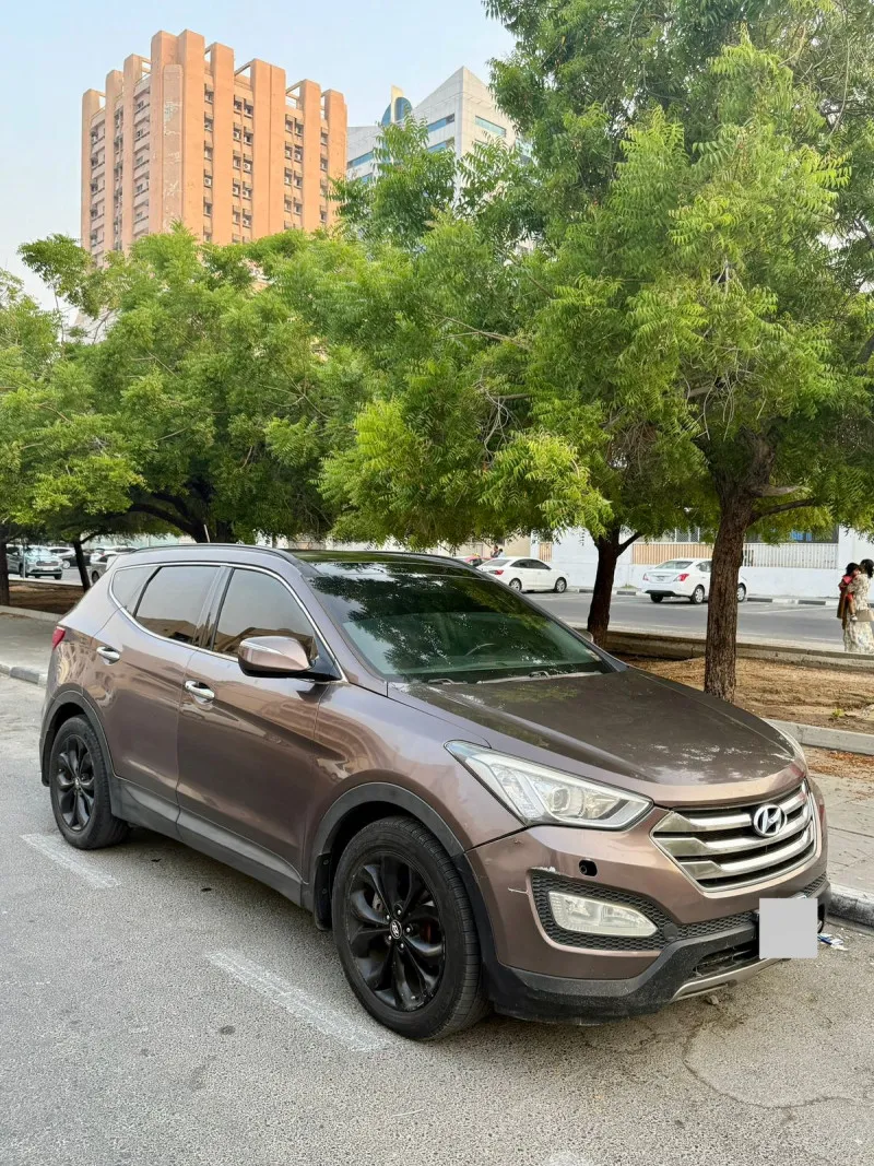 2014 هيونداي سانتا في in Dubai