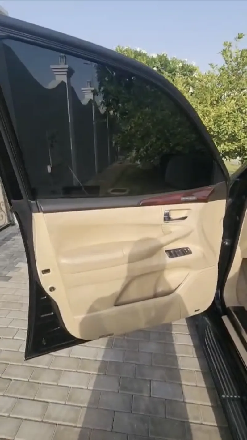 2011 لكزس أل أكس ٥٧٠ in Dubai