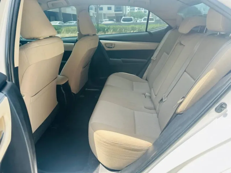 2015 تويوتا كورولا in Dubai