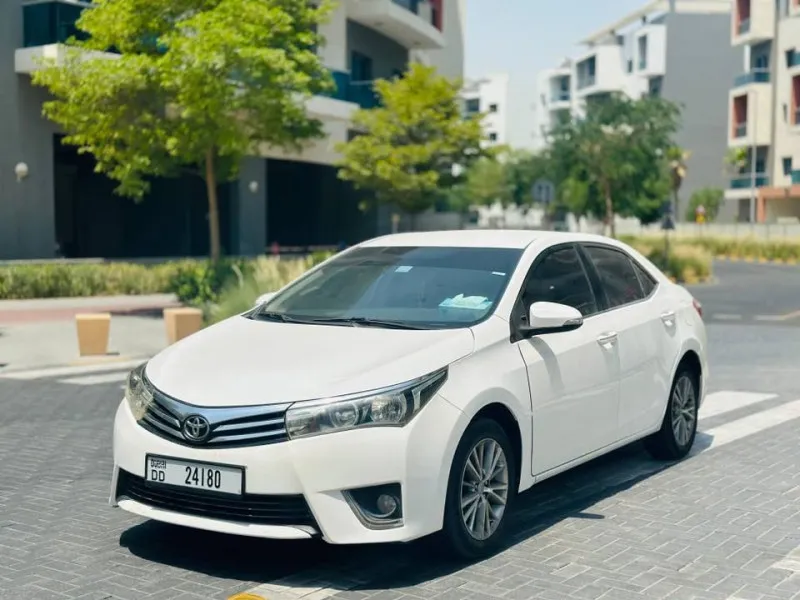 2015 تويوتا كورولا in Dubai
