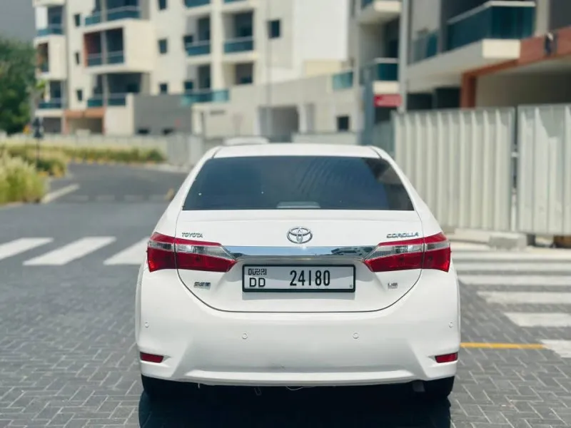 2015 تويوتا كورولا in Dubai