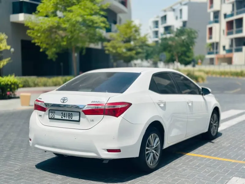 2015 تويوتا كورولا in Dubai