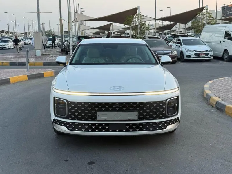 2023 Hyundai Trajet in Dubai