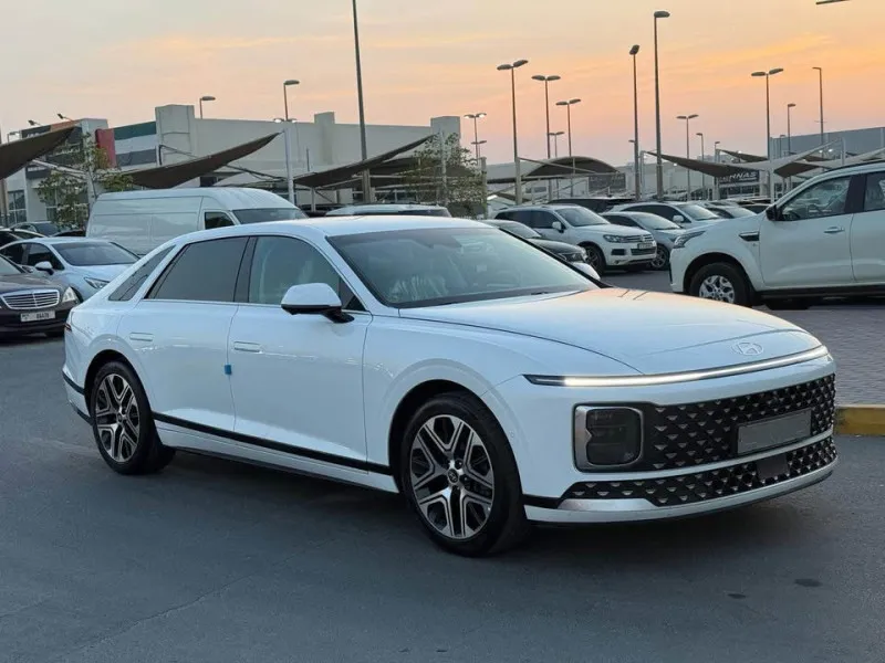 2023 Hyundai Trajet in Dubai