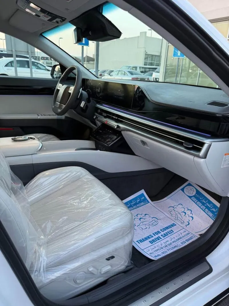 2023 Hyundai Trajet in Dubai