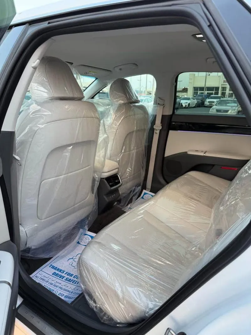 2023 Hyundai Trajet in Dubai