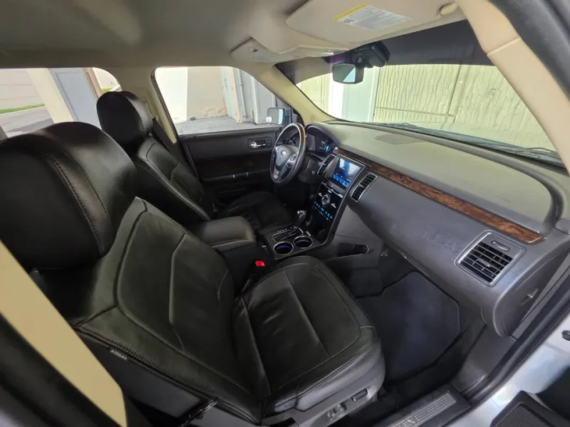 2019 Ford Flex in Dubai