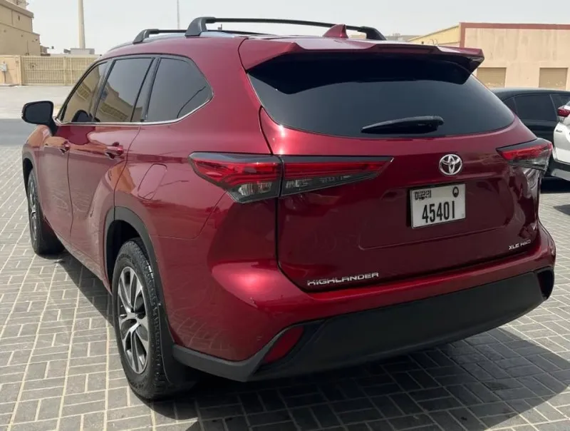 2021 Toyota Highlander in Dubai