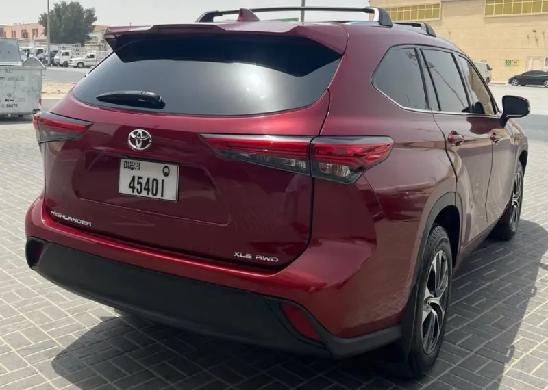 2021 Toyota Highlander in Dubai