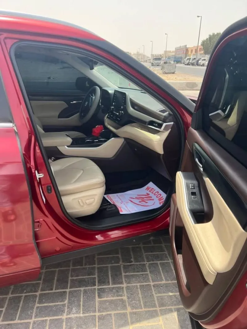 2021 Toyota Highlander in Dubai