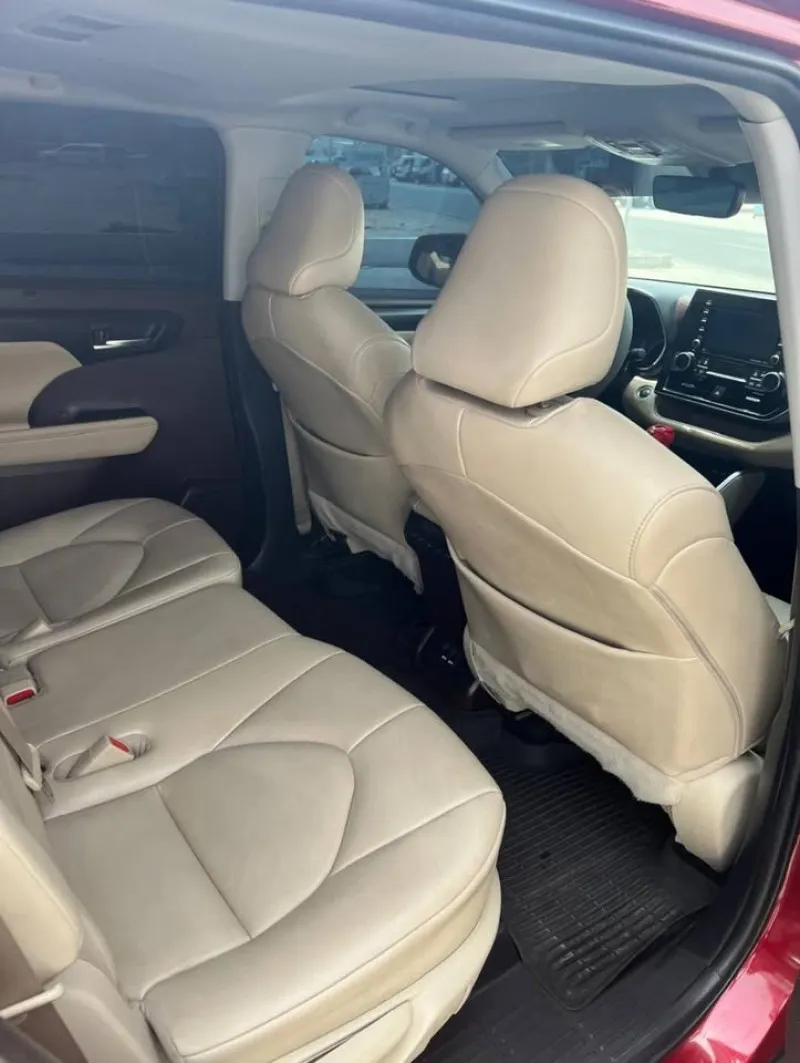 2021 Toyota Highlander in Dubai