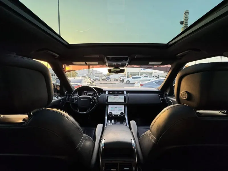 2020 Land Rover Range Rover Sport in Dubai