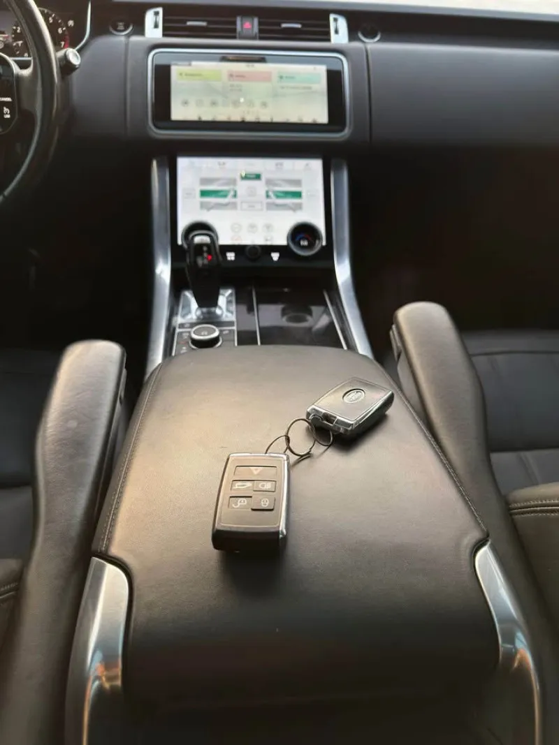 2020 Land Rover Range Rover Sport in Dubai