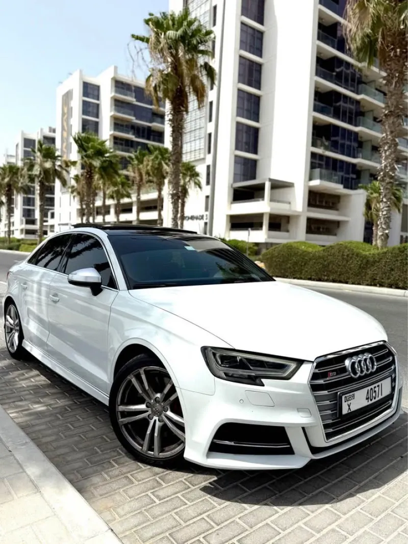 2017 اودي اس ٣ in Dubai