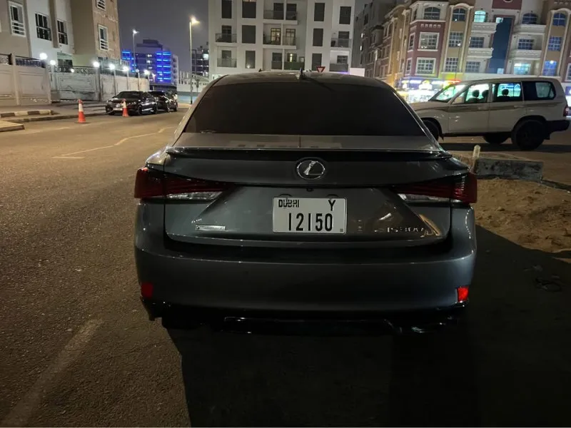 2018 لكزس أي أس ٣٠٠ in Dubai