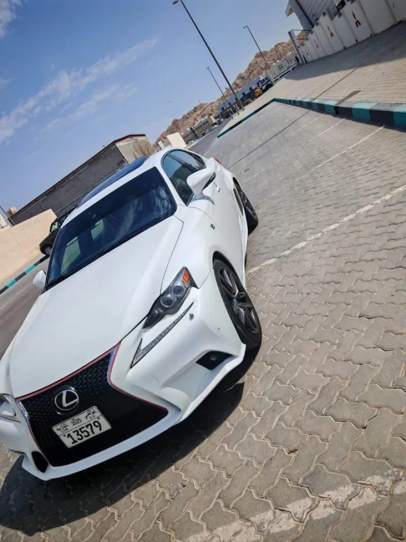 2016 Lexus IS in Dubai