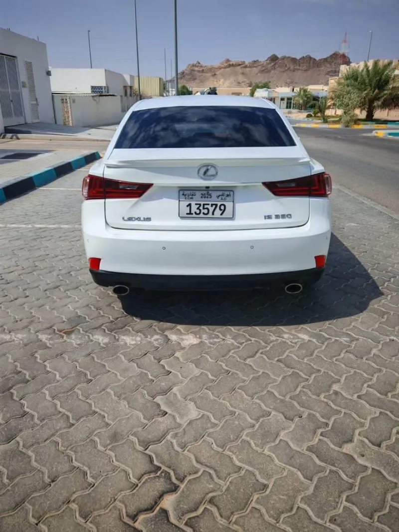 2016 Lexus IS in Dubai