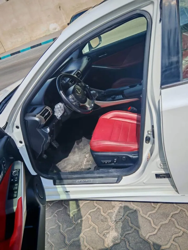 2016 Lexus IS in Dubai