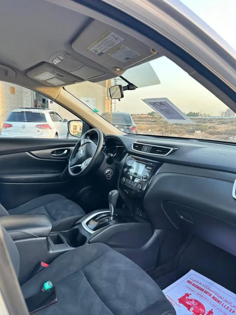 2016 Nissan Rogue in Dubai