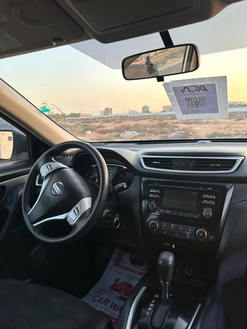 2016 Nissan Rogue in Dubai