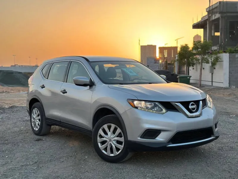 2016 Nissan Rogue in Dubai