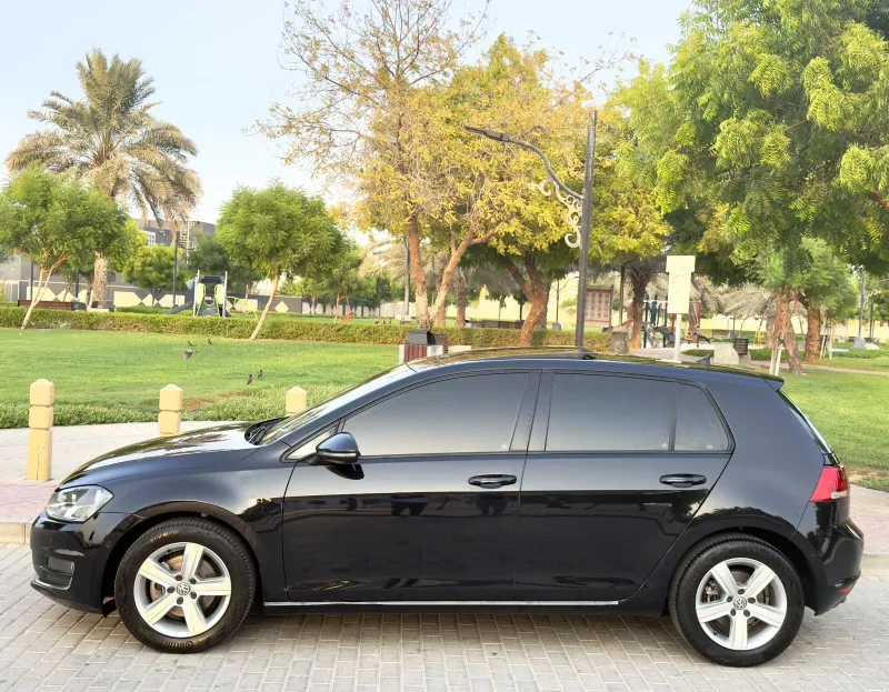 2016 فولجس فاجن جولف in Dubai
