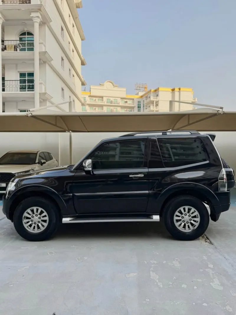 2014 ميتسوبيشي باجيرو in Dubai