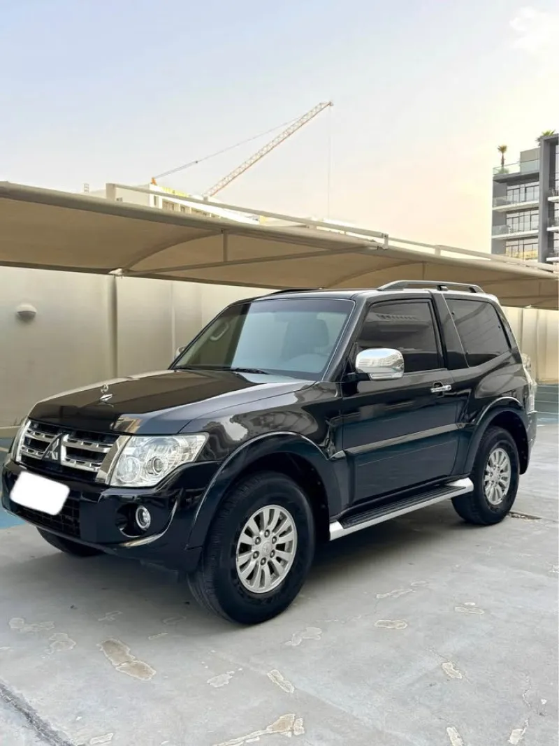 2014 ميتسوبيشي باجيرو in Dubai