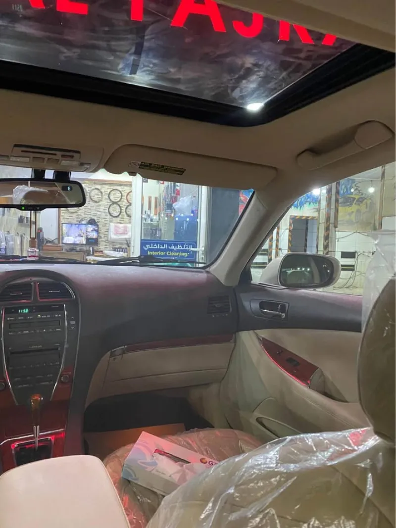 2011 لكزس ES - اي اس in Dubai