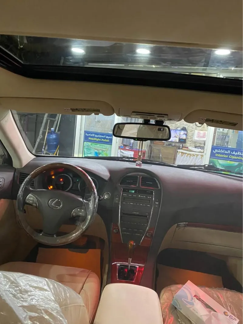 2011 لكزس ES - اي اس in Dubai