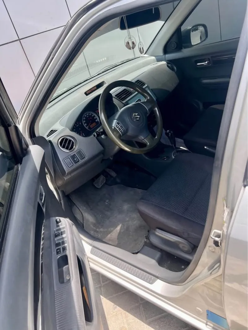 2010 Suzuki Swift in Dubai