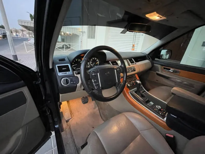 2011 Land Rover Range Rover Sport in Dubai