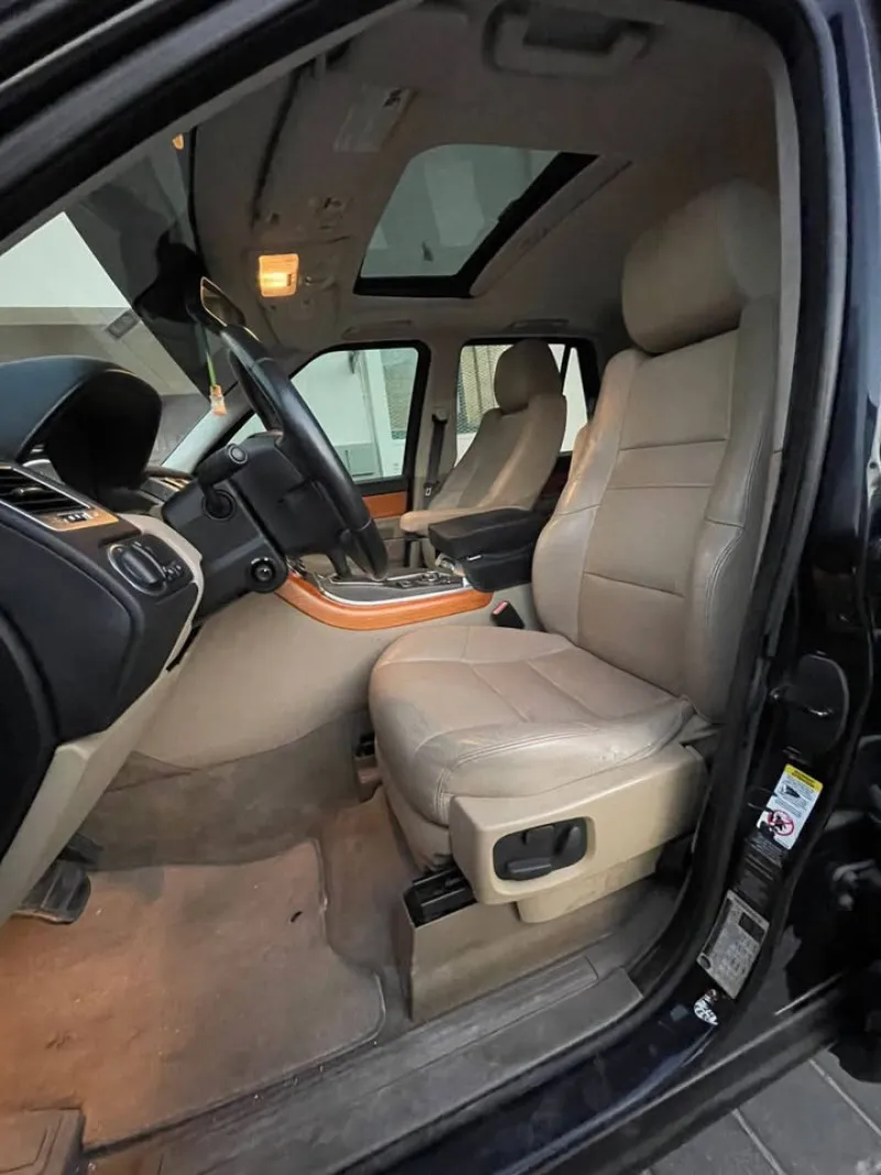 2011 Land Rover Range Rover Sport in Dubai