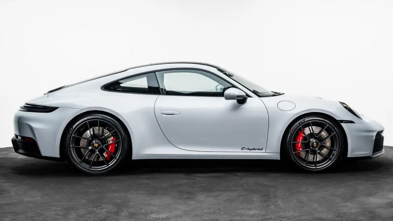 2025 Porsche 911 Carrera in Dubai