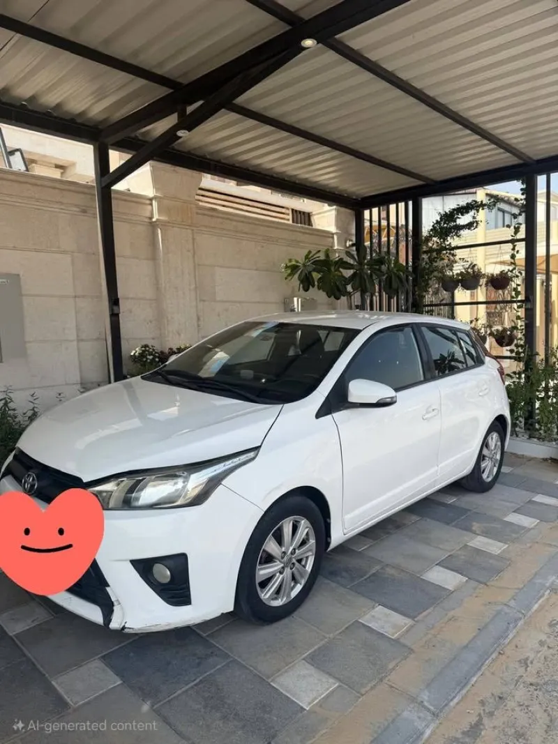 2016 تويوتا ياريس in Dubai
