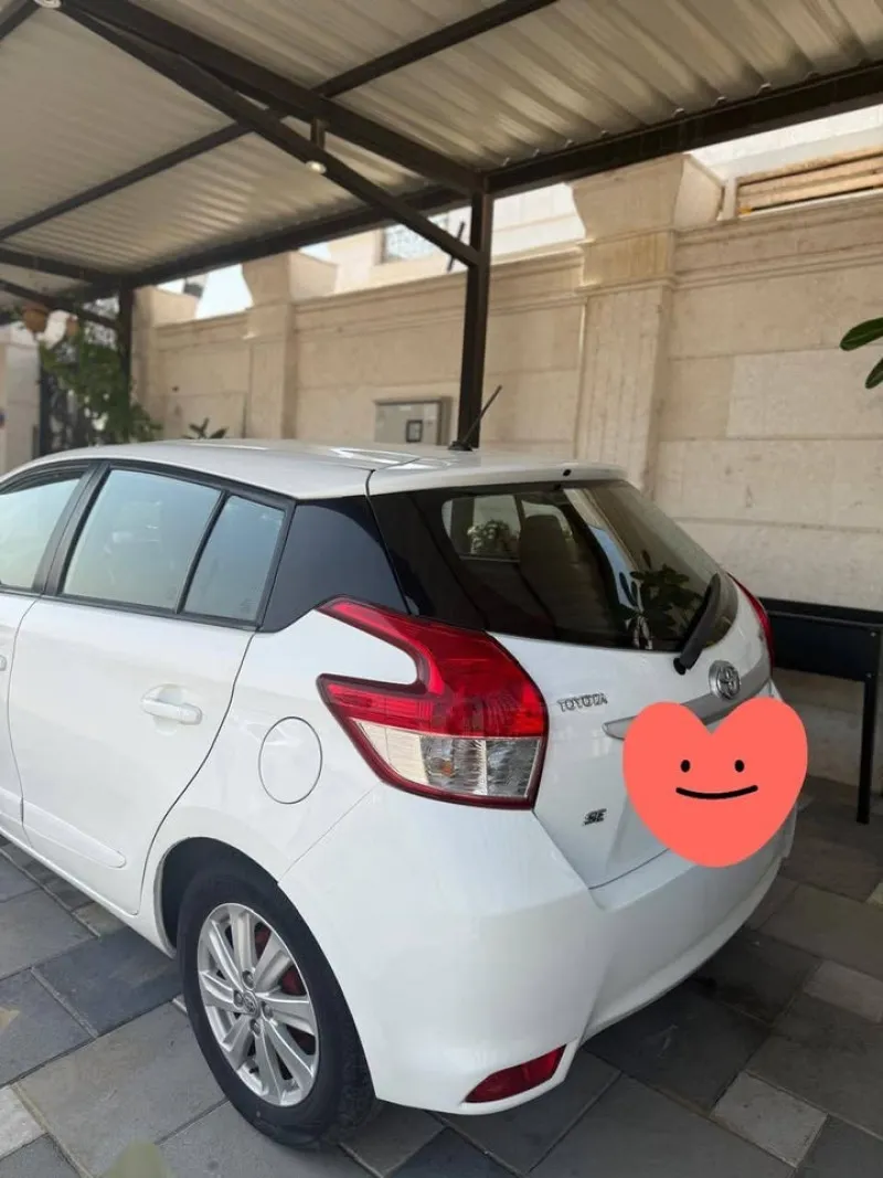 2016 تويوتا ياريس in Dubai