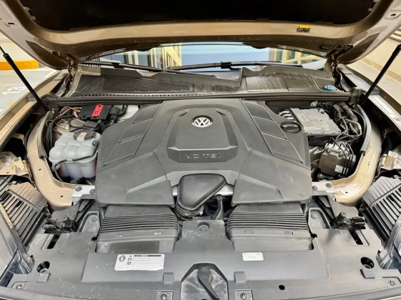 2019 Volkswagen Touareg in Dubai