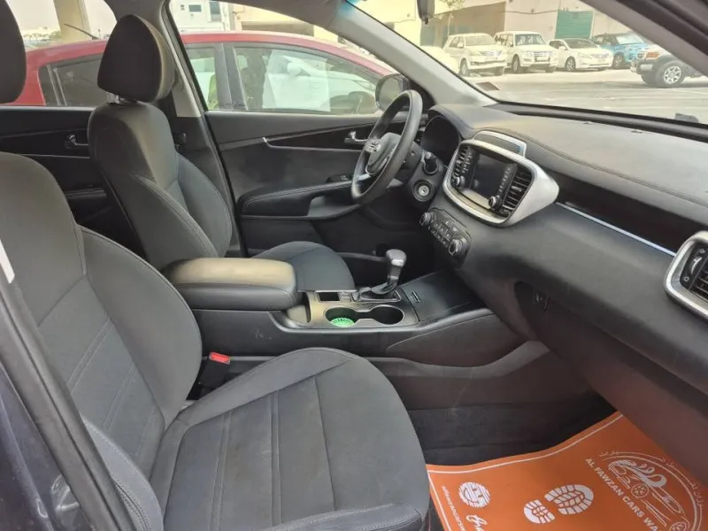 2020 Kia Sorento in Dubai