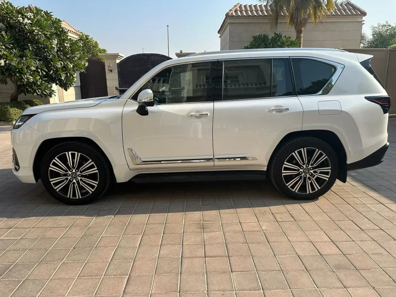 2025 Lexus LX 700 in Dubai
